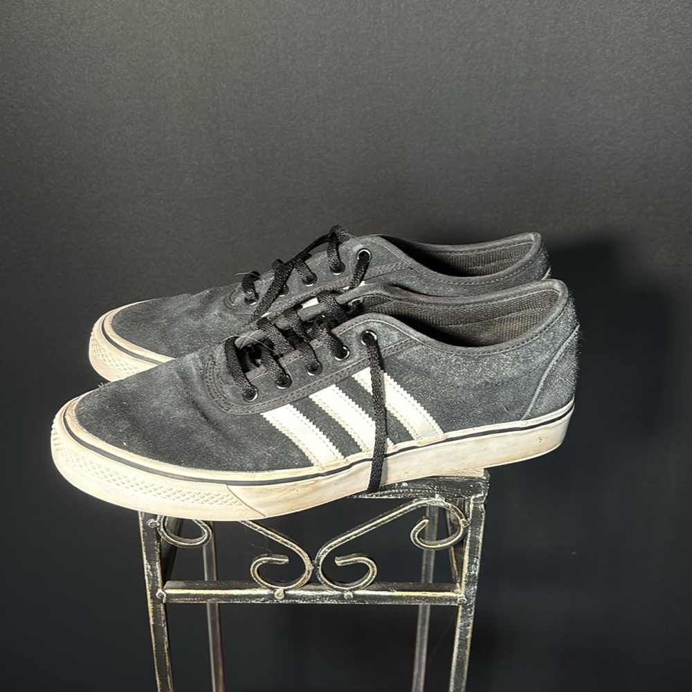 adidas men’s superstar sneakers size 11